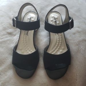 Walking Cradles quarter strap sandal